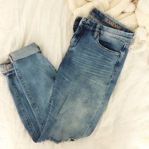 Blank NYC distressed jeans size 28